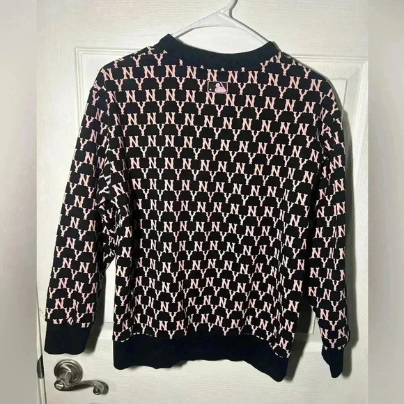 MLB New York YANKEES Monogram Embossed Sweatshirt Small Black & Pink Baseball - Picture 12 of 13